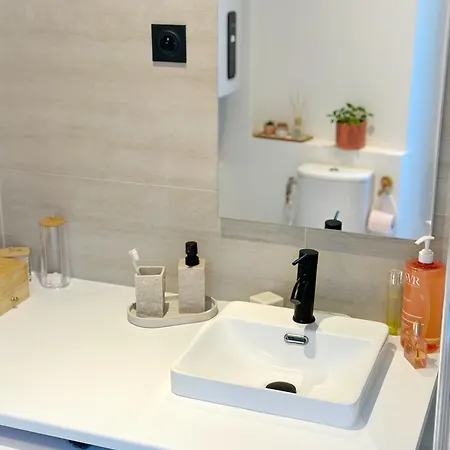 Appartement Calme Et Cozy En Plein Parigi Esterno foto