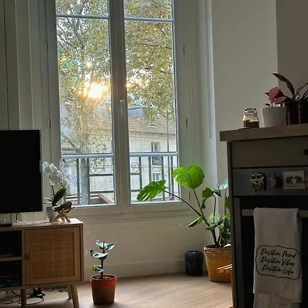 Appartement Calme Et Cozy En Plein Parigi Esterno foto